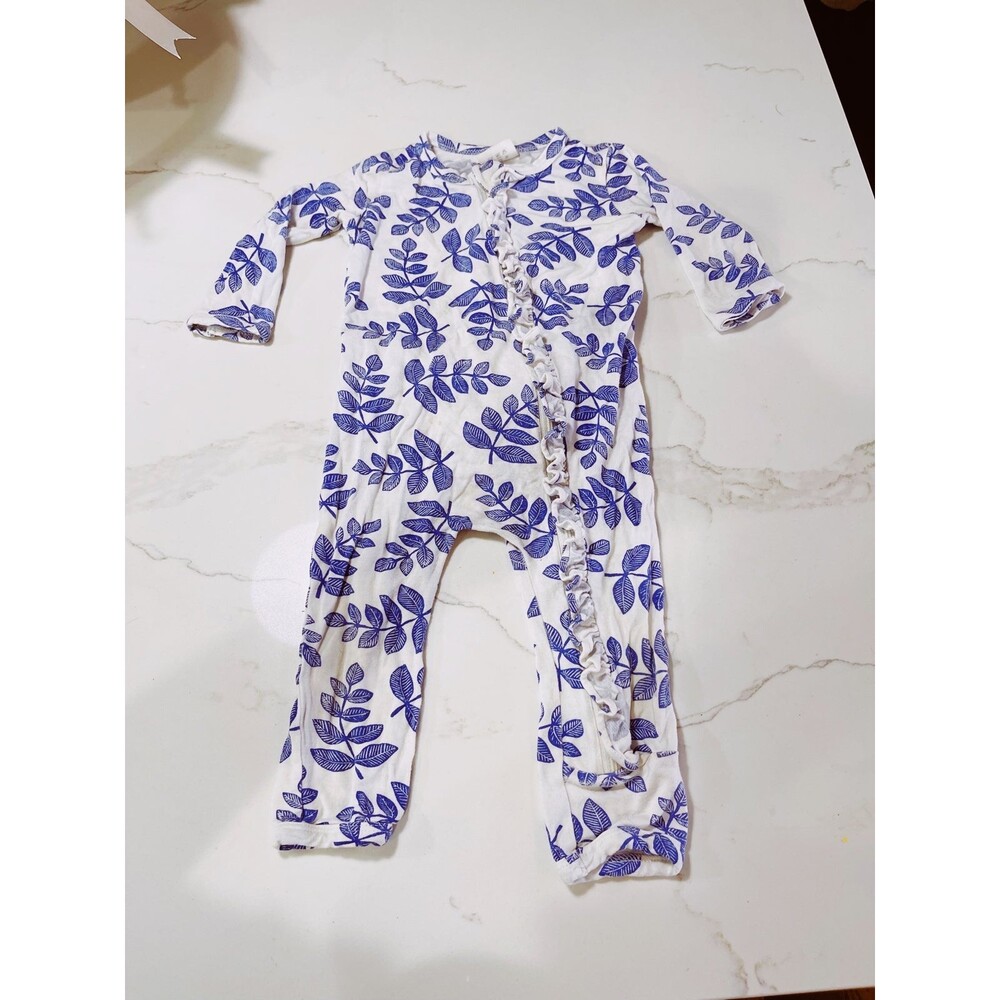 SpearmintLOVE baby bamboo ruffle zip footie one piece pajamas 12-18M